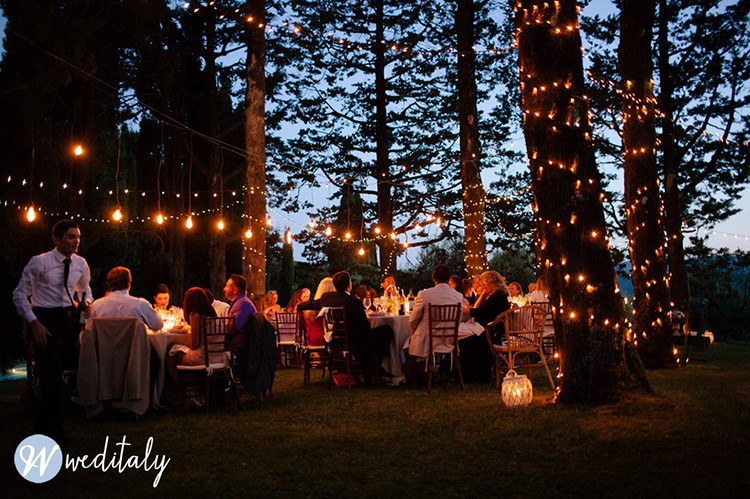 edison-bulbs-wedding