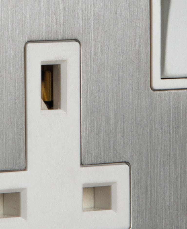 Silver Sockets Single Plug Socket with Black or White Inserts