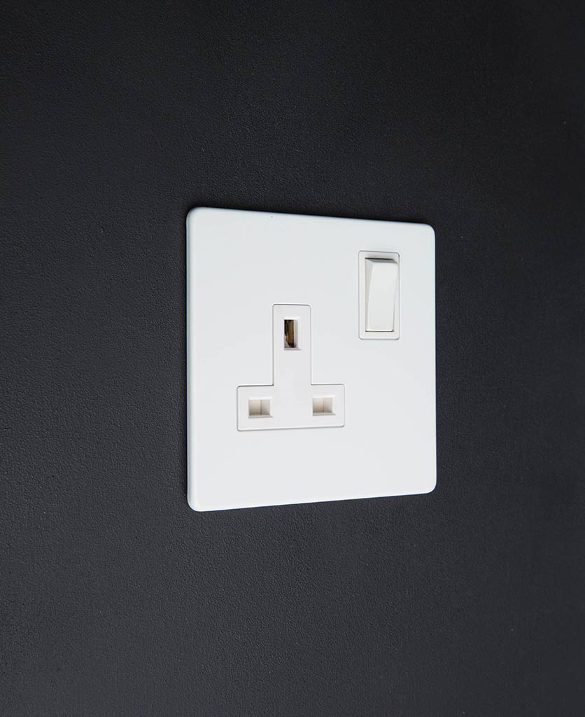 White Single Plug Socket 1 Gang with Black or White Inserts