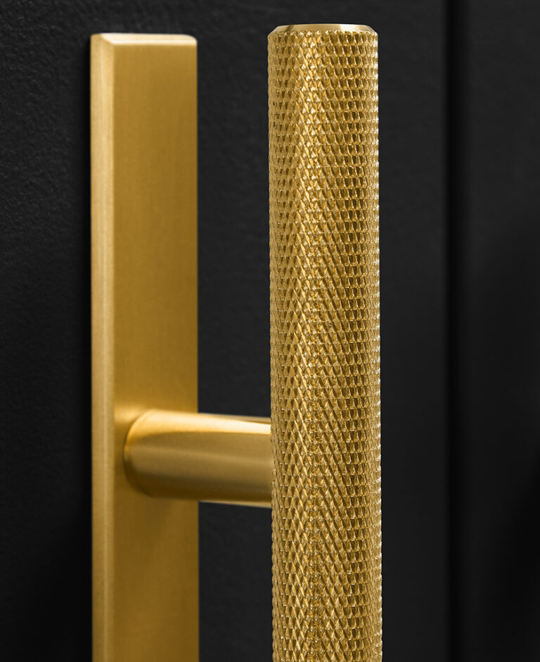 Gold Skyscraper Handle with Plate Dowsing & Reynolds