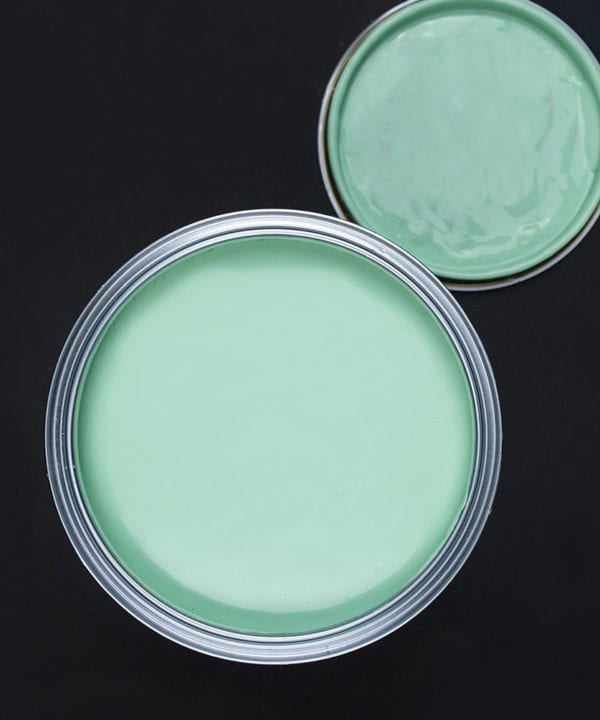 Make a mint green paint tin on dark background