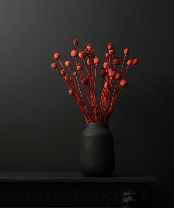 papaver poppy bouquet in black vase