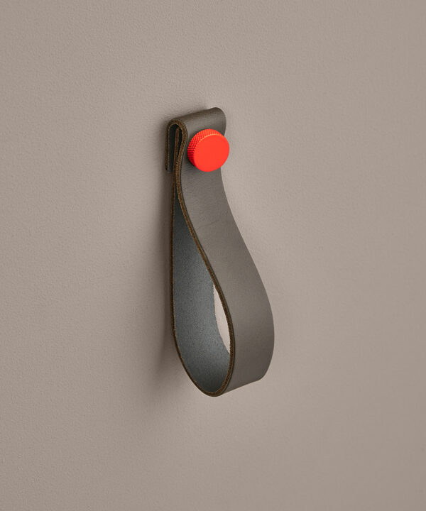 large mink magni with red knob