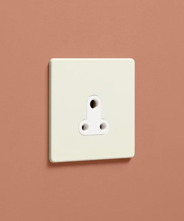 Whipped Cream round 3 pin socket