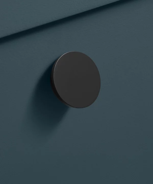 Black Pre-Raphaelite flat-cut knob