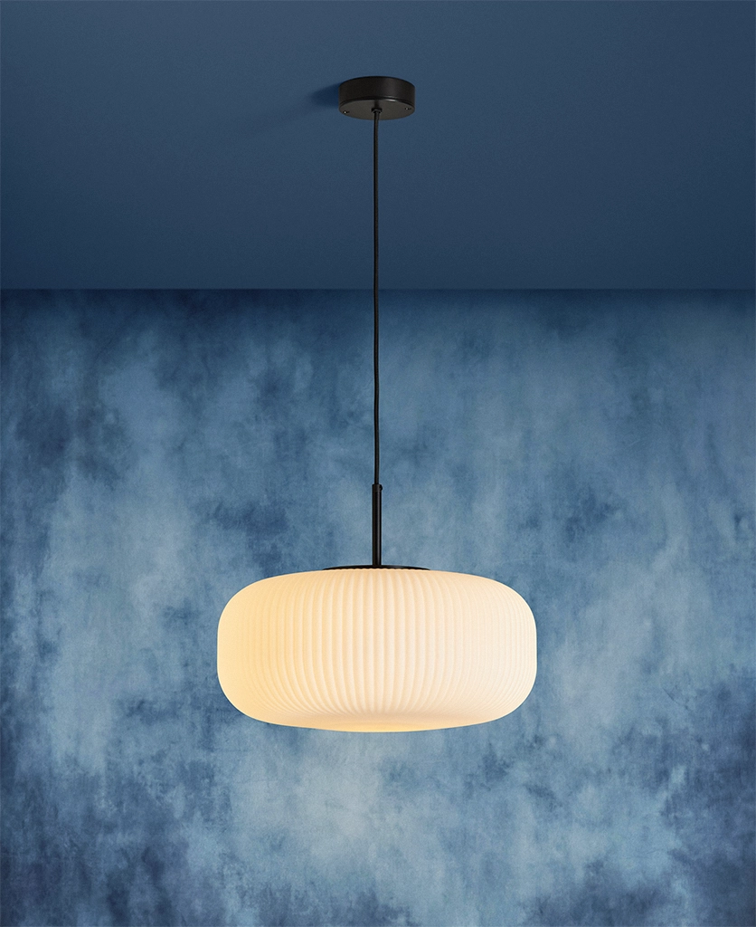 Black Nuvia frosted single pendant