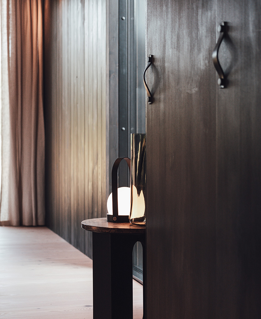 leather pull handles on wardrobe doors